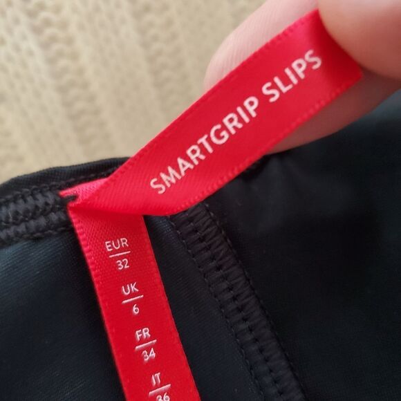 SPANX | *NEW* SmartGrip Open-Bust Full Slip - [XS, Very Black] - Picture 10 of 13